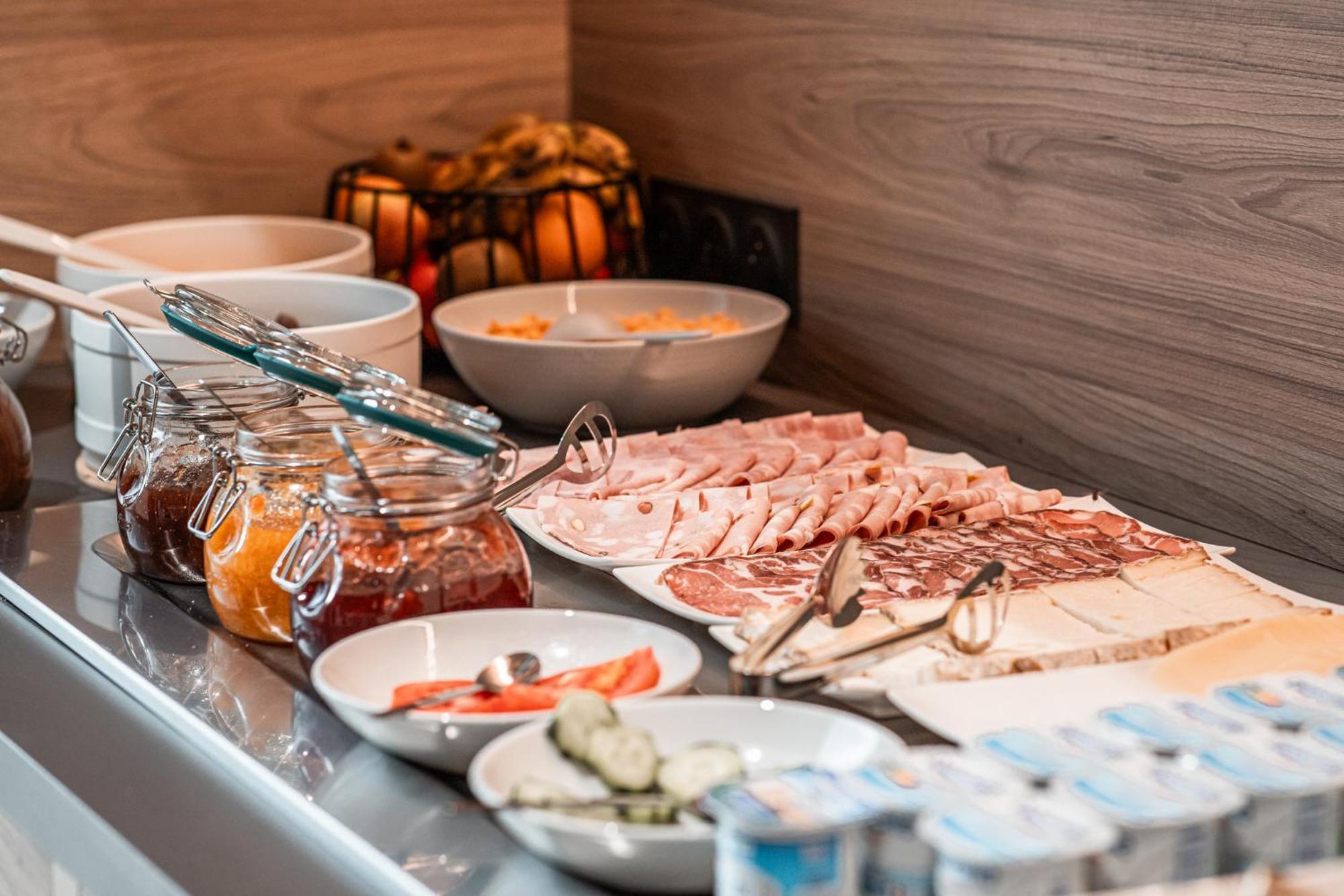 Holiday Inn Express Ajaccio By Ihg Buitenkant foto